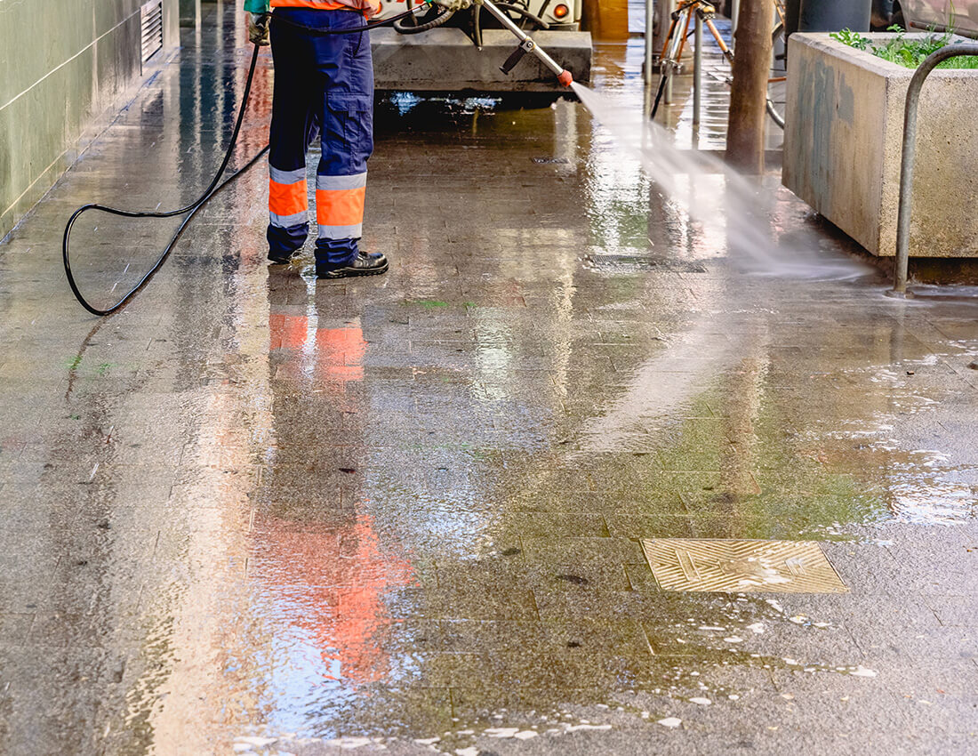commercial pressure washing